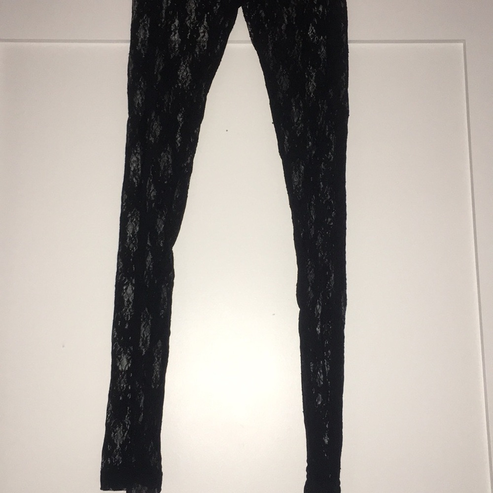 Mesh lace tights.